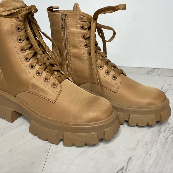 Steve Madden Thora Tan Chunky Lug Sole Lace Up Boot 9M - Picture 9 of 14